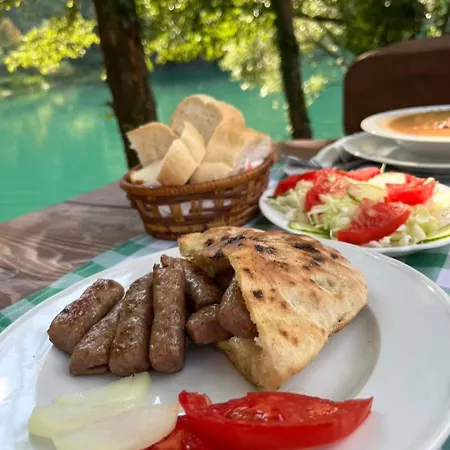 Autocamp Aqualand مكان تخييم *